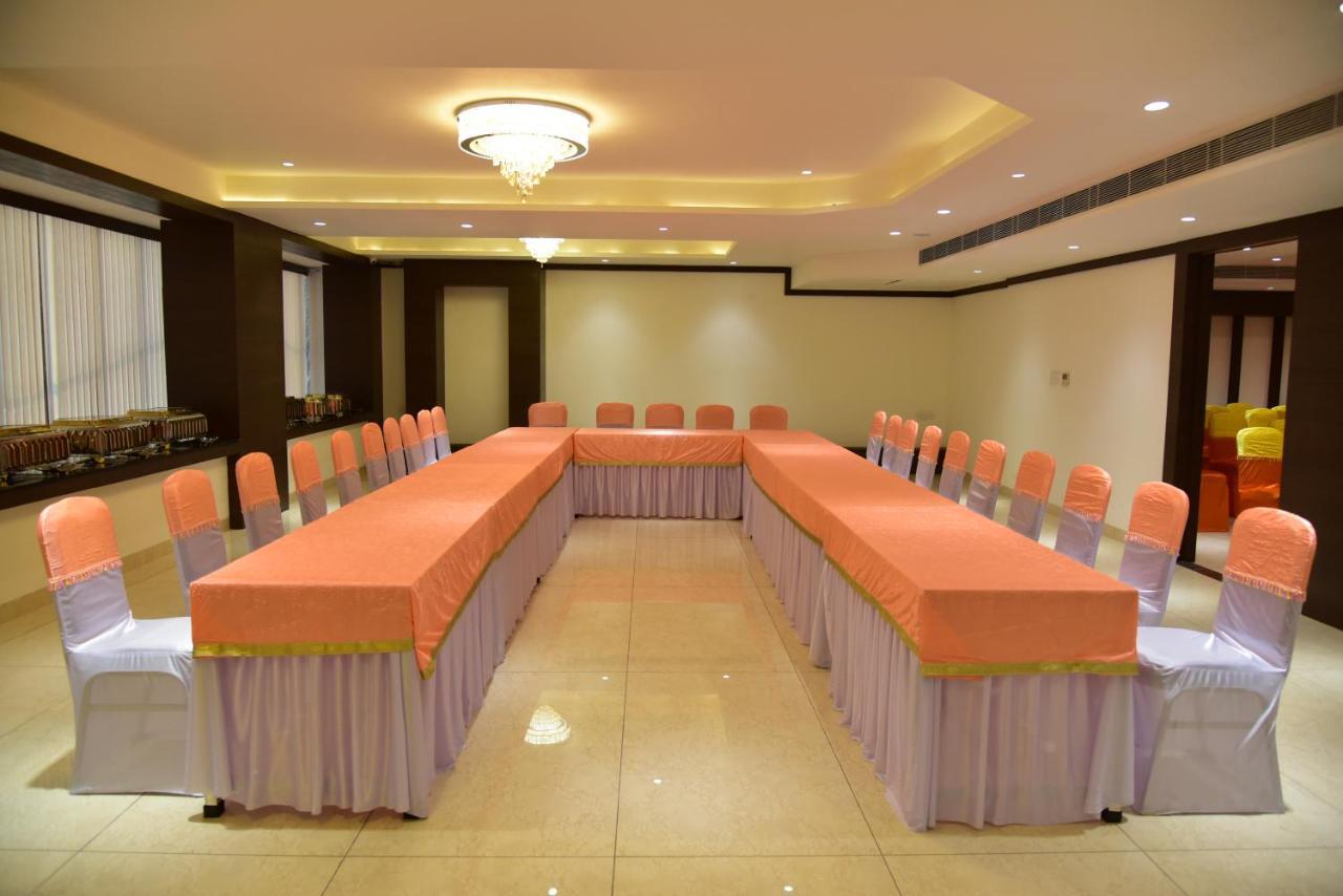 Haldwāni Hotel Crystal Grand מראה חיצוני תמונה