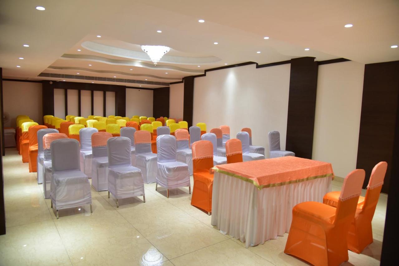 Haldwāni Hotel Crystal Grand מראה חיצוני תמונה