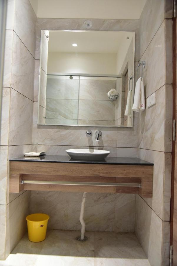 Haldwāni Hotel Crystal Grand מראה חיצוני תמונה